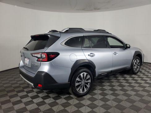 Used 2025 Subaru Outback Touring XT w/ Tech Package 2 AWD/4WD image 4