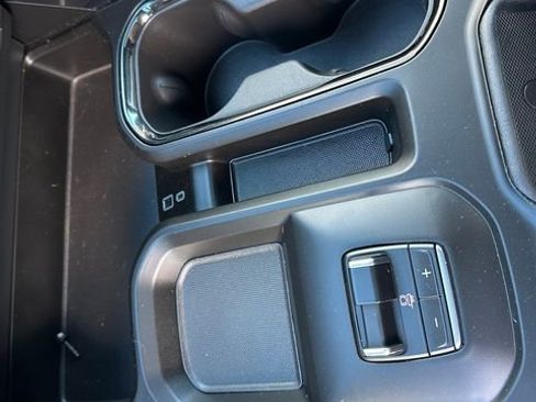 Used 2024 GMC Sierra 2500 AT4 w/ AT4 Premium Plus Package image 19