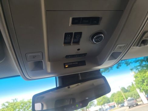 Used 2017 Chevrolet Tahoe Premier image 32