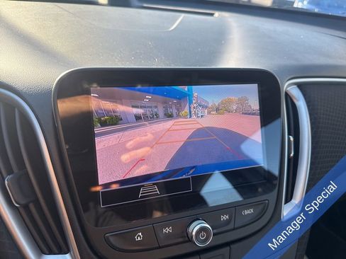 Used 2024 Chevrolet Malibu LT image 30