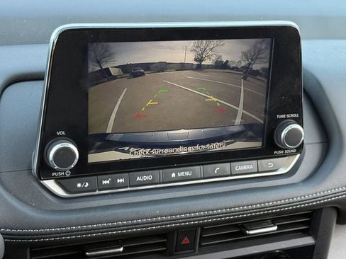 Used 2024 Nissan Rogue SV image 17