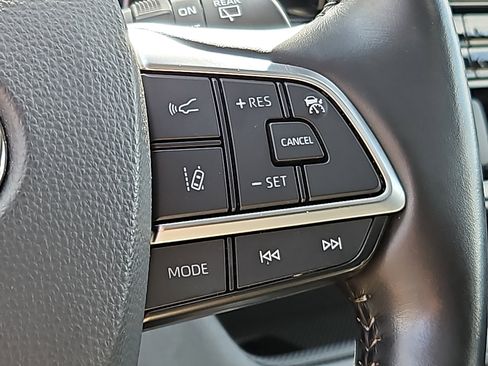 Used 2021 Toyota Highlander Limited image 22