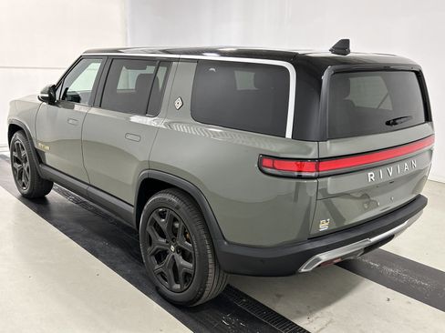 Used 2022 Rivian R1S Launch Edition Quad AWD/4WD image 3