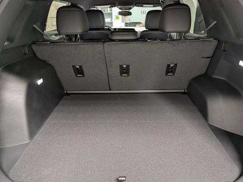 New 2027 Chevrolet Equinox LT w/ Convenience Package II FWD image 13