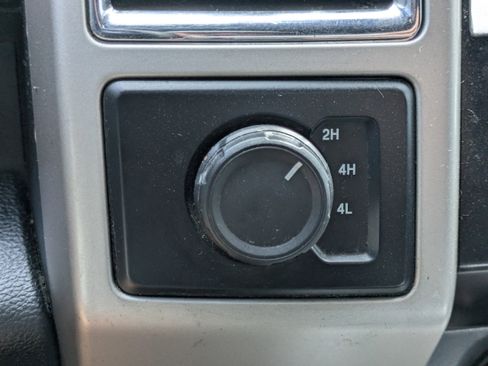 Used 2017 Ford F350 Lariat w/ Chrome Package image 27