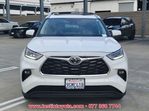 Used 2023 Toyota Highlander Limited FWD image 8