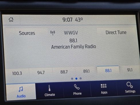 Used 2020 Ford Fusion SE image 4