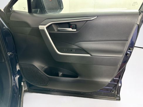 Used 2025 Toyota RAV4 XLE FWD image 30