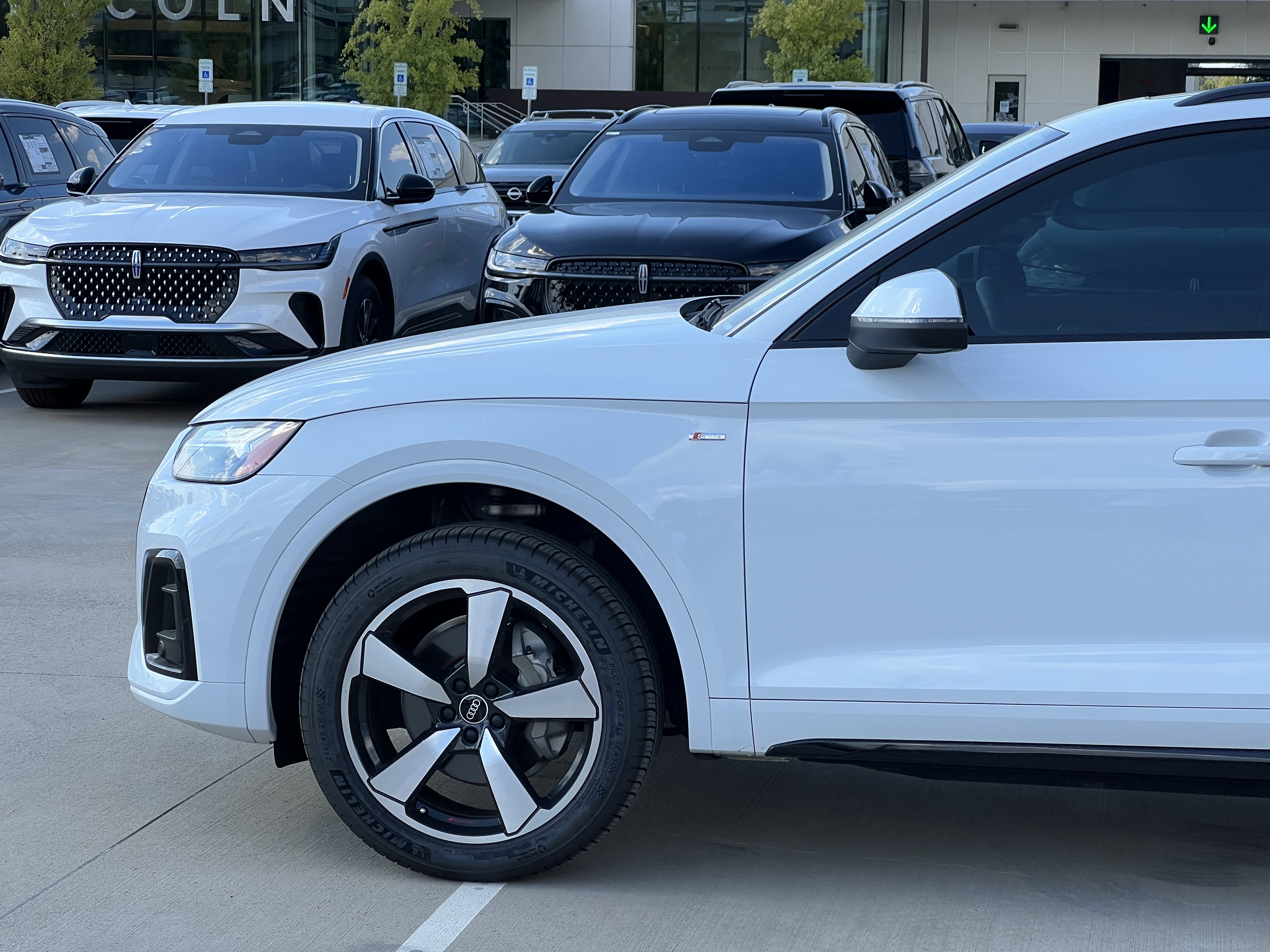 Used 2022 Audi Q5 2.0T Premium Plus w/ Premium Plus Package AWD/4WD image 5