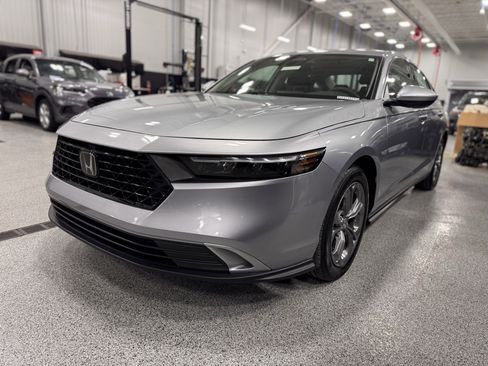 Used 2024 Honda Accord EX image 29