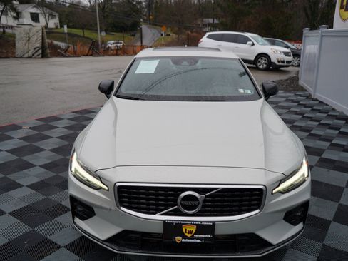 Used 2019 Volvo S60 T6 R-Design image 10