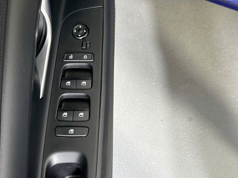 Used 2021 Hyundai Elantra Limited FWD image 18