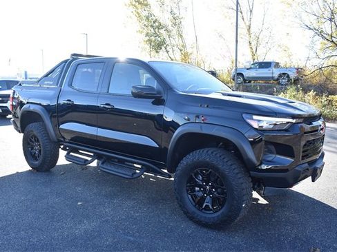 Certified 2025 Chevrolet Colorado ZR2 w/ Midnight Edition image 10