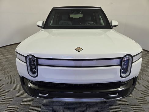 Used 2024 Rivian R1S Adventure AWD/4WD image 8