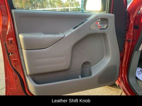Used 2016 Nissan Frontier SV w/ SV Value Truck Package RWD image 18