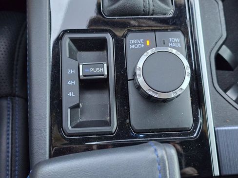Used 2024 Toyota Sequoia Platinum AWD/4WD image 23