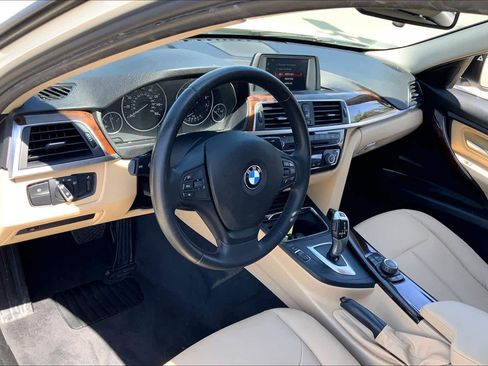 Used 2018 BMW 320i Sedan image 18