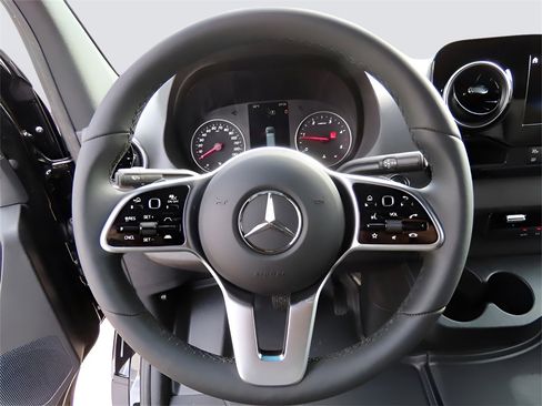 Used 2024 Mercedes-Benz Sprinter 2500 image 47