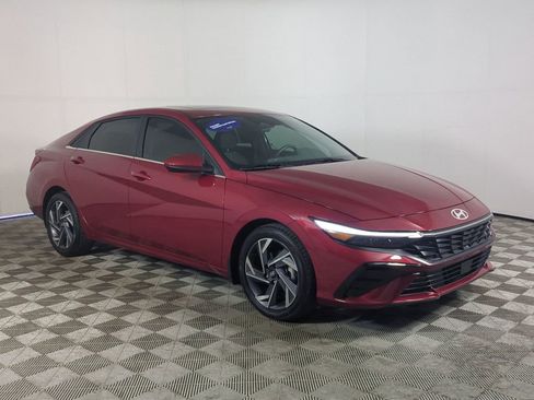 Certified 2025 Hyundai Elantra SEL FWD image 2