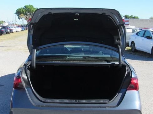 Used 2019 Toyota Avalon XLE image 5