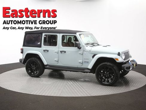 Used 2024 Jeep Wrangler Unlimited Sahara w/ Technology Group AWD/4WD image 47