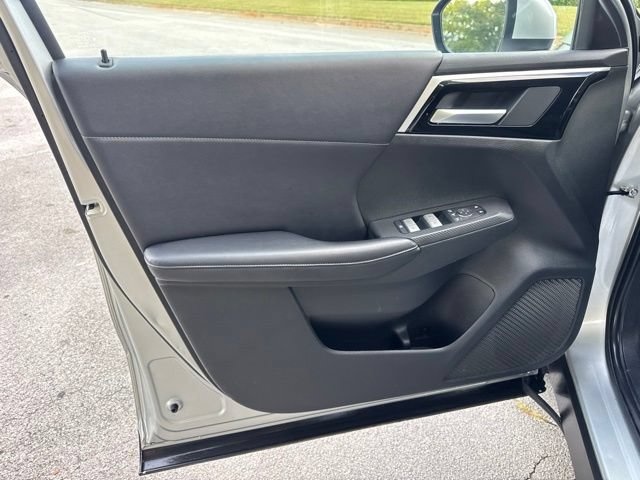 Used 2023 Mitsubishi Outlander SE AWD/4WD image 14