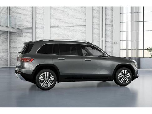 New 2026 Mercedes-Benz GLB 250 4MATIC image 18