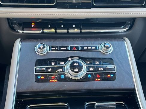 Used 2021 Lincoln Aviator Reserve w/ Equipment Group 202A image 25