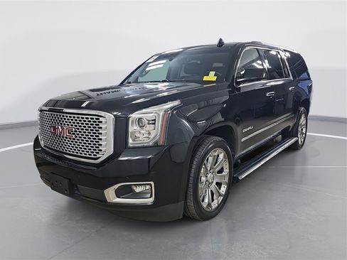 Used 2016 GMC Yukon XL Denali image 10