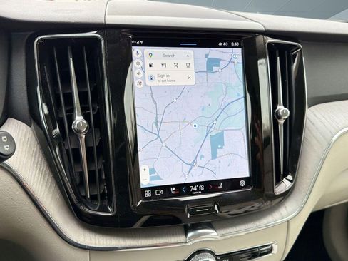 Used 2024 Volvo XC60 B5 Plus w/ Climate Package image 24