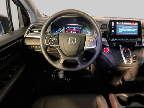 Used 2018 Honda Odyssey EX image 6