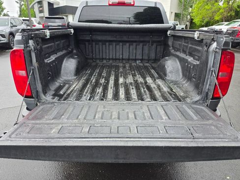 Used 2018 Chevrolet Colorado LT AWD/4WD image 14