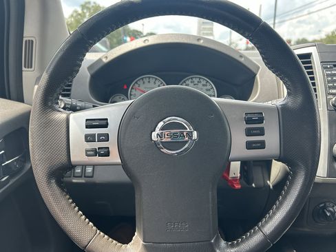 Used 2018 Nissan Frontier PRO-4X image 10