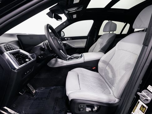 Used 2024 BMW X6 xDrive40i w/ Executive Package image 7