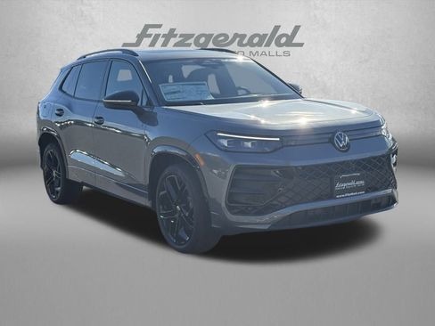 New 2026 Volkswagen Tiguan SE R-Line image 1