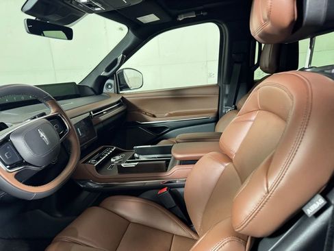 New 2025 Lincoln Navigator L Reserve AWD/4WD image 25