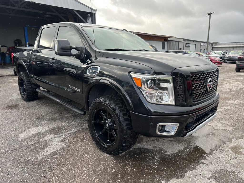 Used 2017 Nissan Titan PRO-4X w/ Pro-4x Convenience Package AWD/4WD image 2