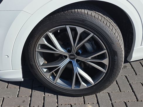 Used 2023 Audi Q8 Premium Plus image 10