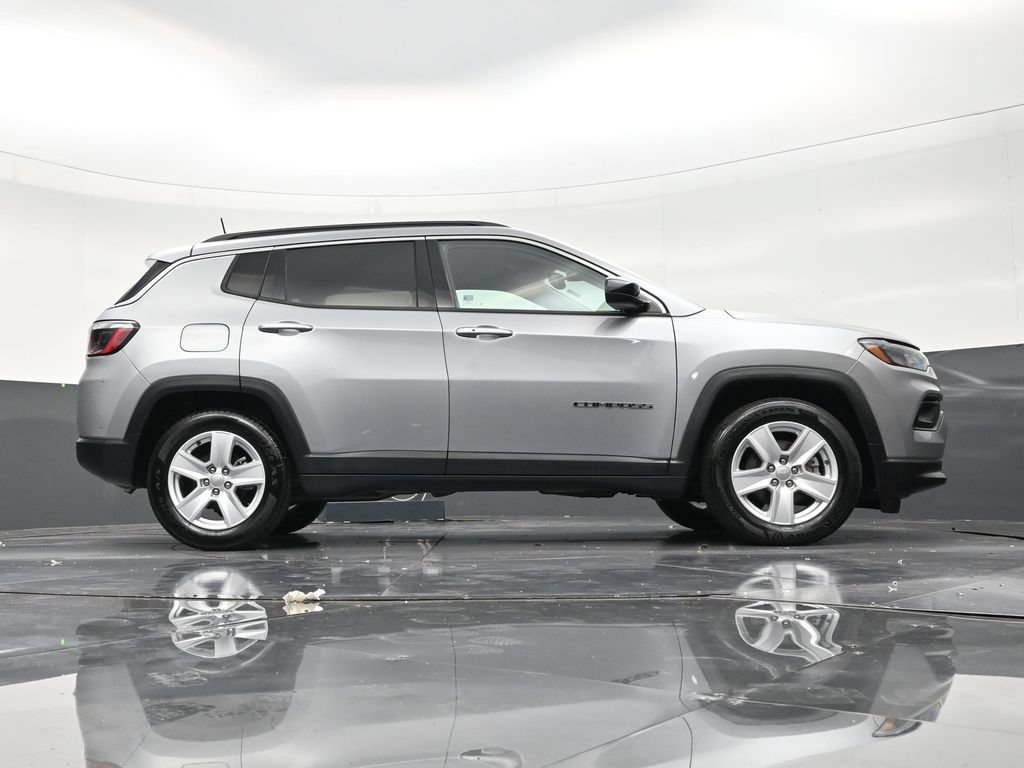 Used 2022 Jeep Compass Latitude FWD image 26
