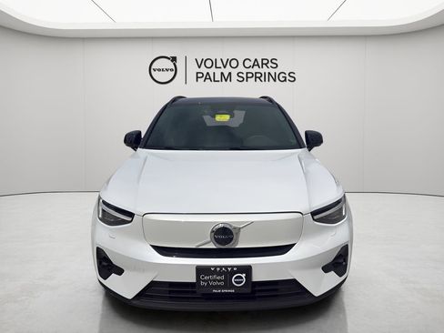 Used 2023 Volvo XC40 Recharge Ultimate image 3
