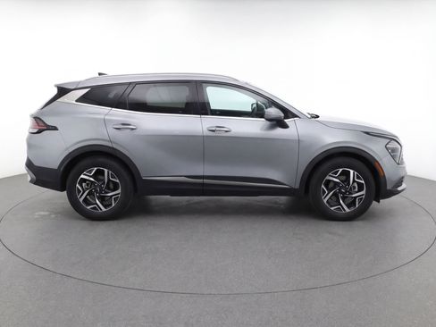 Used 2025 Kia Sportage LX FWD image 11