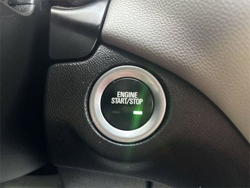 Used 2020 Chevrolet Equinox LS w/ LS Convenience Package image 17