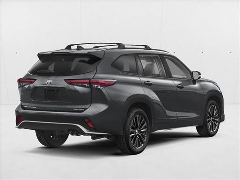 New 2026 Toyota Highlander XSE image 2