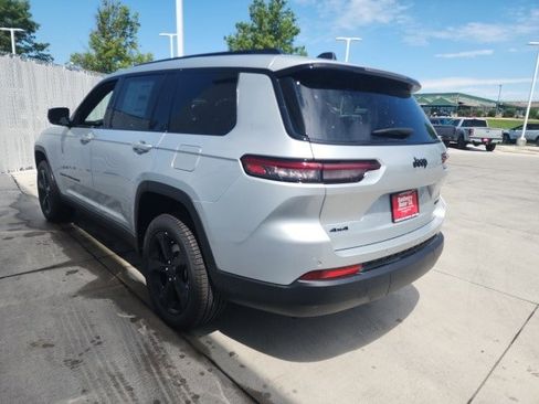 New 2025 Jeep Grand Cherokee L Limited w/ Black Appearance Package image 23
