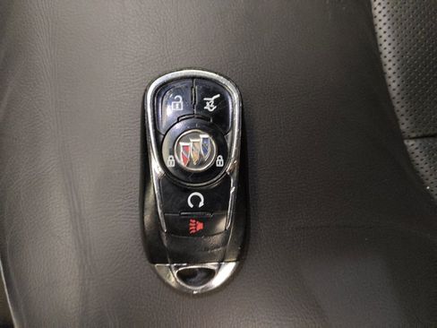 Used 2020 Buick Envision Essence image 32