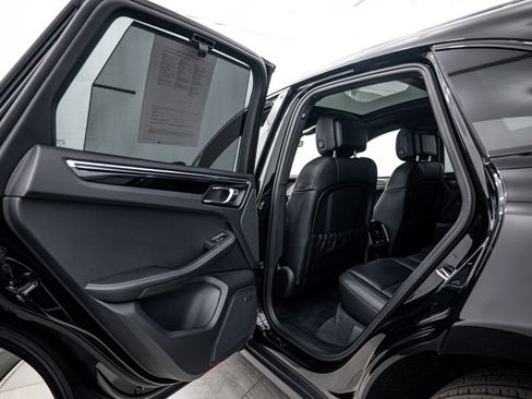 Certified 2026 Porsche Macan image 23