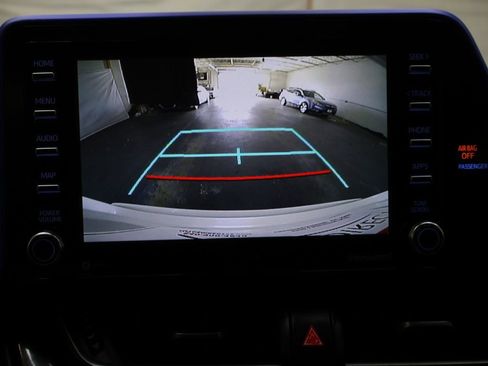 Used 2021 Toyota C-HR XLE FWD image 22