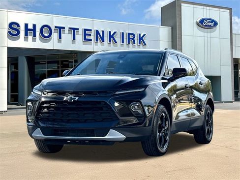 Used 2023 Chevrolet Blazer LT w/ Convenience Package image 3