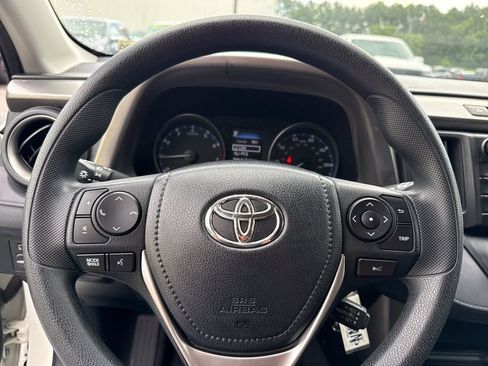 Used 2017 Toyota RAV4 LE FWD image 23