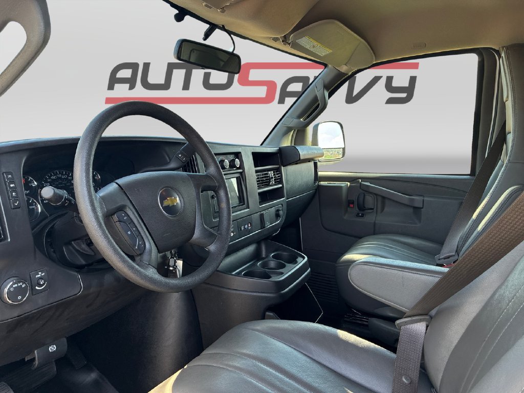 Used 2025 Chevrolet Express 3500 Extended w/ Driver Convenience Package RWD image 10